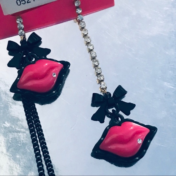 Marilyn pink lip dangle earrings Betsey Johnson